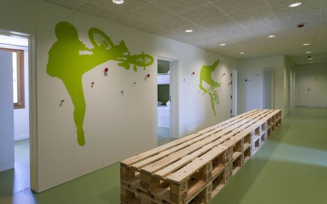 Youth Hostel Non Stop Inn by IrriSarri Land