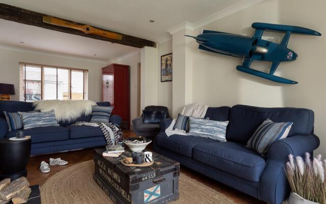 Quay House - Waterside Eclectic Style Character Home