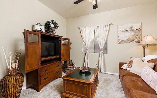 Farmhouse Surprise - 3 Bedroom by Casago