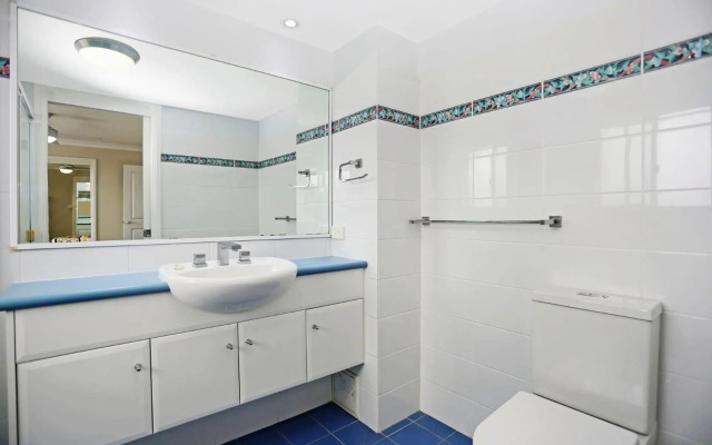 Aquarius Apartment 4