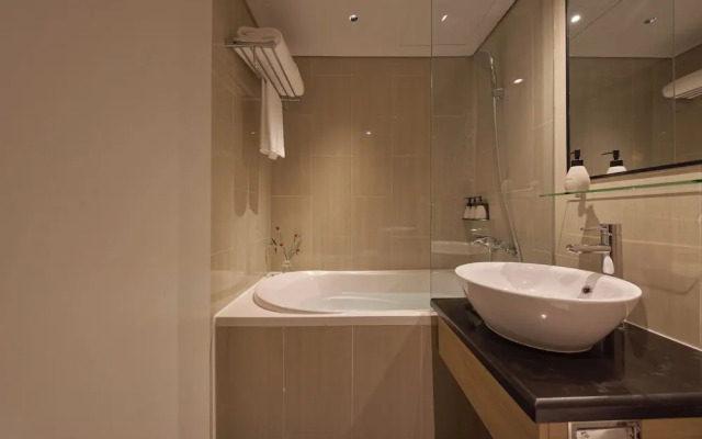 M Village Hotel Kim Ma