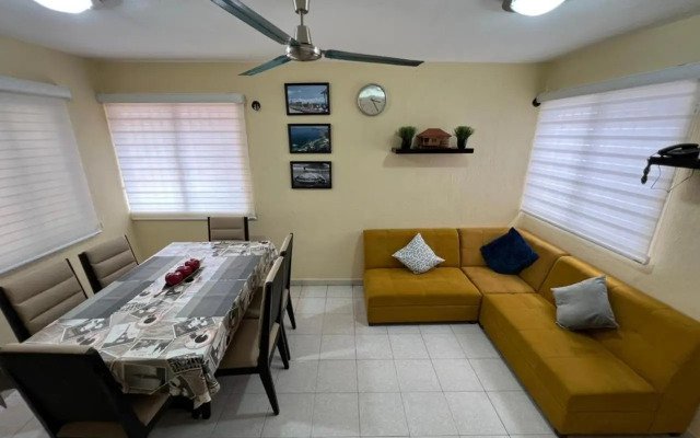 Casa KIRICHNA cerca de centro comercial Y AIRPORT