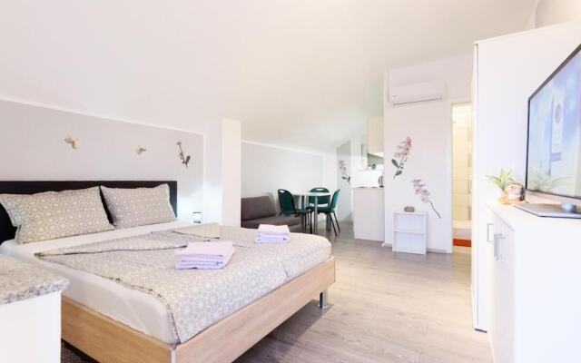 Studio Apartment With Balcony Near Beach Apartmani Orhideja