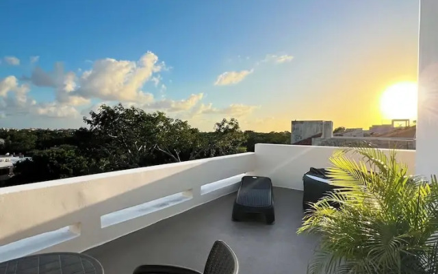 Studio 55 Private HotTube