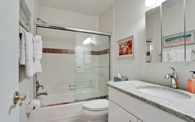 Runaway Bay Resort by BBG