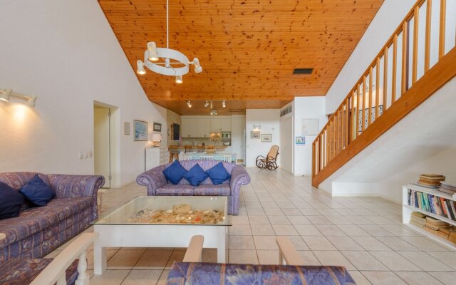 San Lameer Villa Rentals 10312
