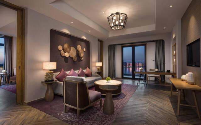 Crowne Plaza Qingdao Oriental Movie Metropolis