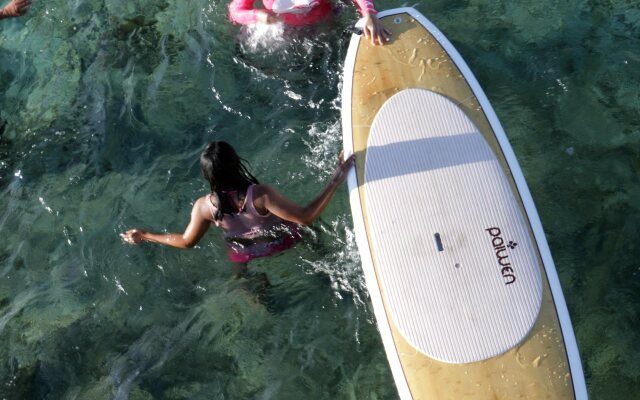 Pesangan Surfcamp Hotel