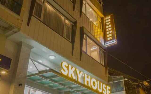 Skyhouse Hotel