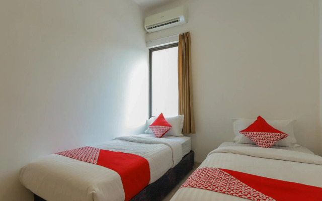 OYO 866 Idola Residence
