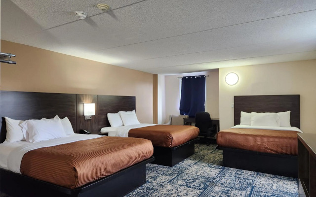 Falls Lodge and Suites