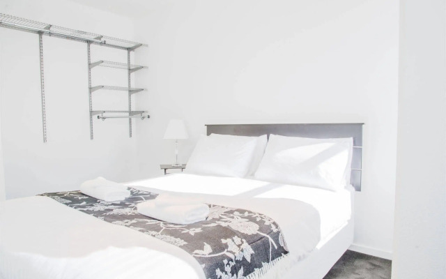 The Setup on Dixon - Hostel