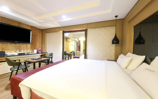 Busan Songdo Q Five Hotel