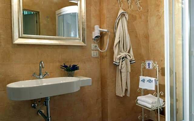 Antica Casa Zucchini B&B