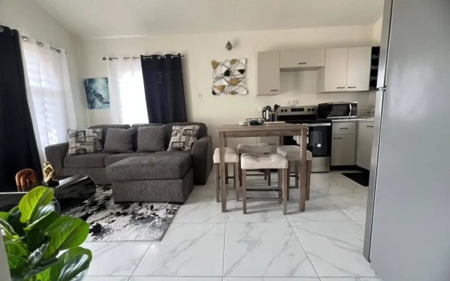 Charming 2 Bedroom Home in Phoenix Park Village