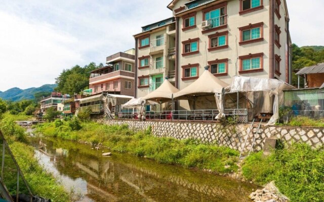 Gangchonpine Hill Pension