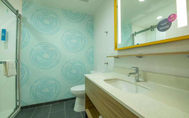 Tru by Hilton The Colony Dallas