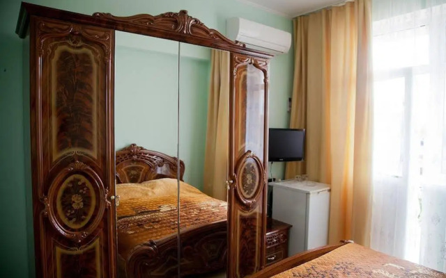 Paradise Hotel