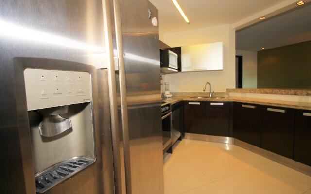 Downtown Apartment Oasis 12