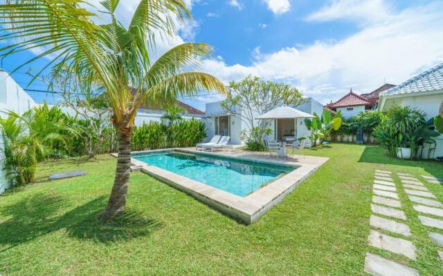 Villa Kelapa Putih - Spacious 4-bedroom Villa with pool PERFECT LOCATION