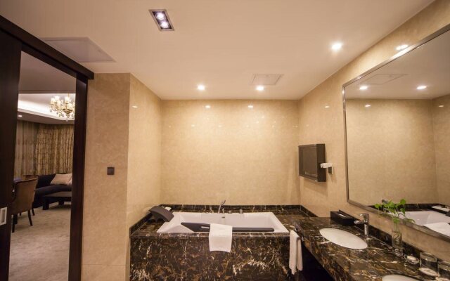 Days Hotel by Wyndham Guomen