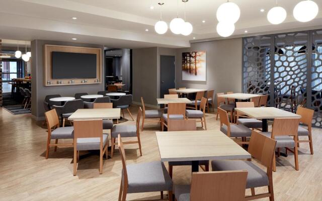 Fairfield Inn & Suites by Marriott Montreal Airport