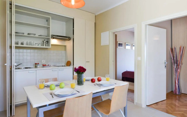 Cecilia Apartments