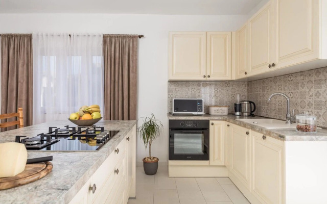 Stunning Apartment in Kustici With 3 Bedrooms and Wifi