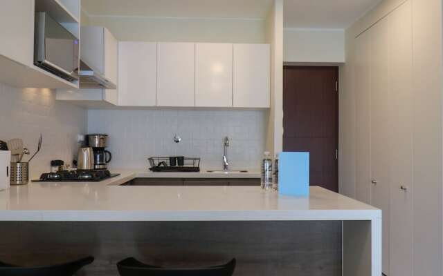 w Spectacular 2BR in the Heart of Miraflores