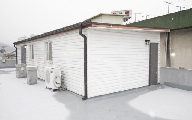 Haru The Guesthouse Hostel