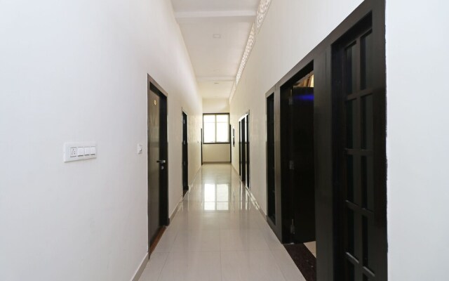 Nhu Phuc Hotel by OYO Rooms