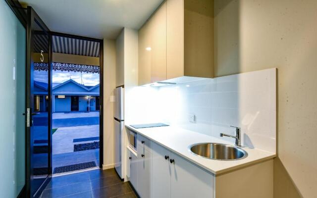 Aloha Central Premium Studios