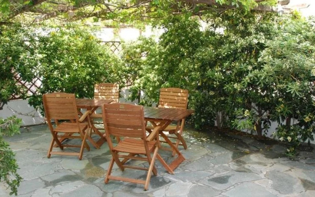 Myrto Hotel & Bungalows