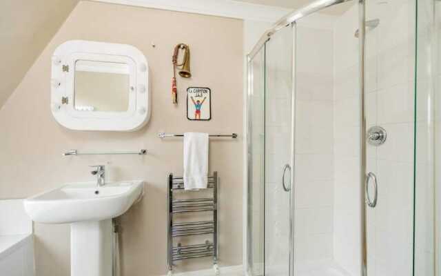 Spacious 1bed W/balcony, 15mins to Notting Hill