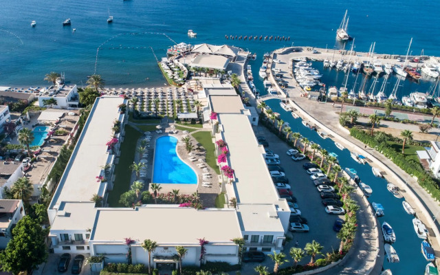 Lugga Boutique Hotel & Beach