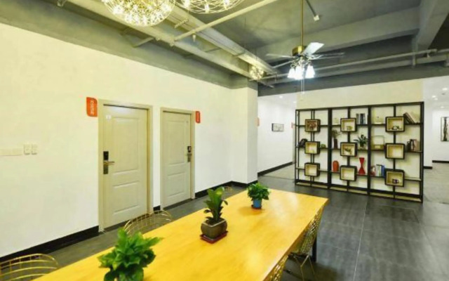 Hausfield Apartment