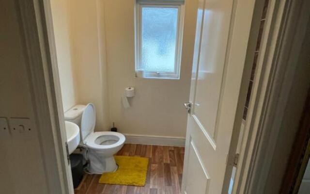 Holiday Home In Cardiff. Sleeps 6