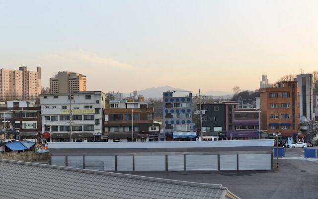 N guesthouse Itawon - Hostel