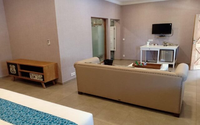 Coconut Lodge