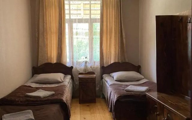 Eliso'S Guesthouse