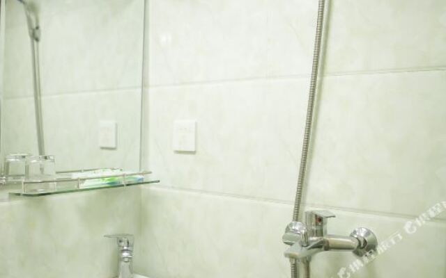 Huagang Hostel