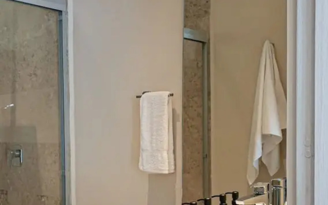 Modern 1BR w Private Pool Surround Speakers
