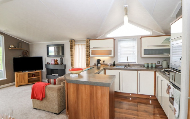 No 8 Hillcote Lodge