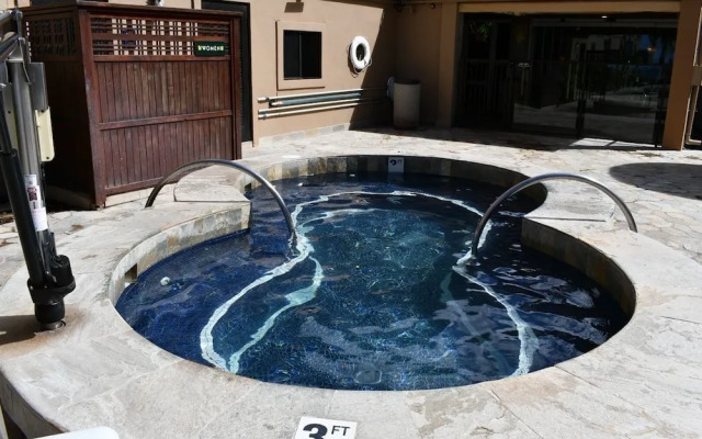 Mahana by KBM Hawaii Luxury Vacations