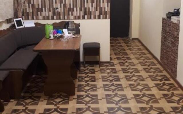 B&B Galstyan 44
