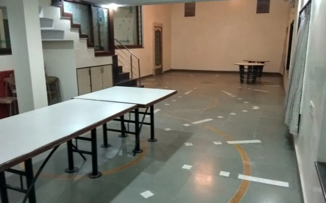 JK Rooms 122 Shaheen Lodging & Boarding
