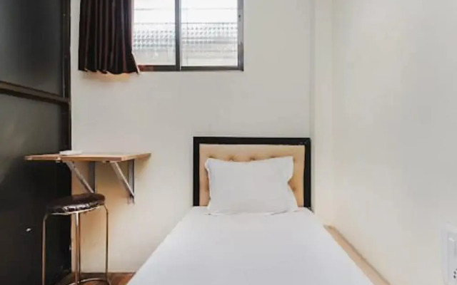 Golden Sands Dormitory & Single AC Rooms