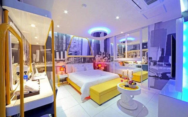 Zara Hotel Peace Square