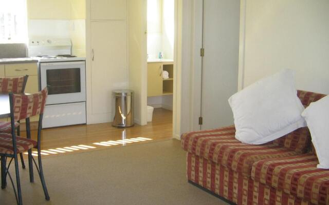 Shortland Court Motel