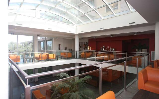 Hotel Embassy & Boston